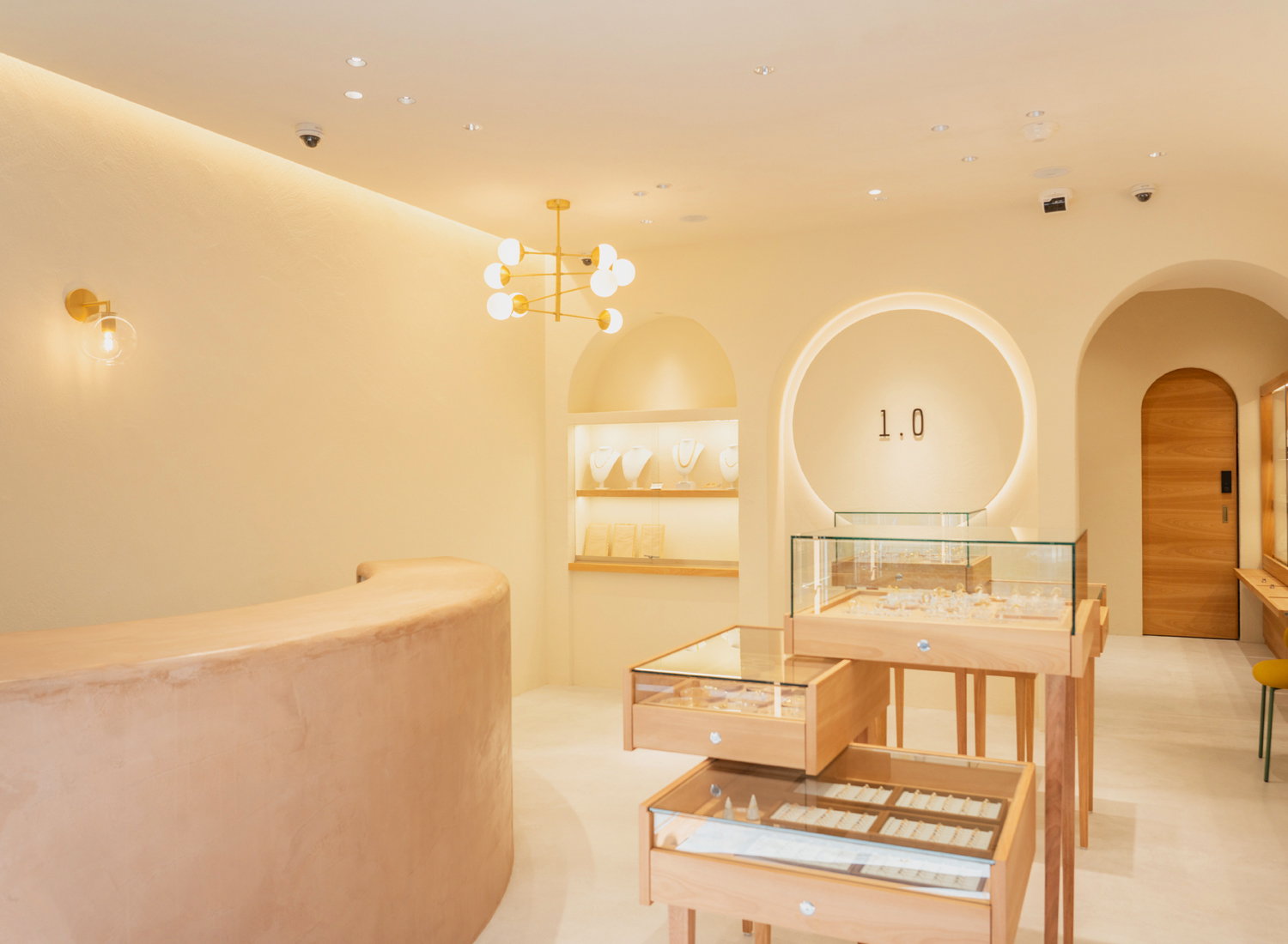 1.0 OKACHIMACHI 店内 / 撮影：1.0 OKACHIMACHI